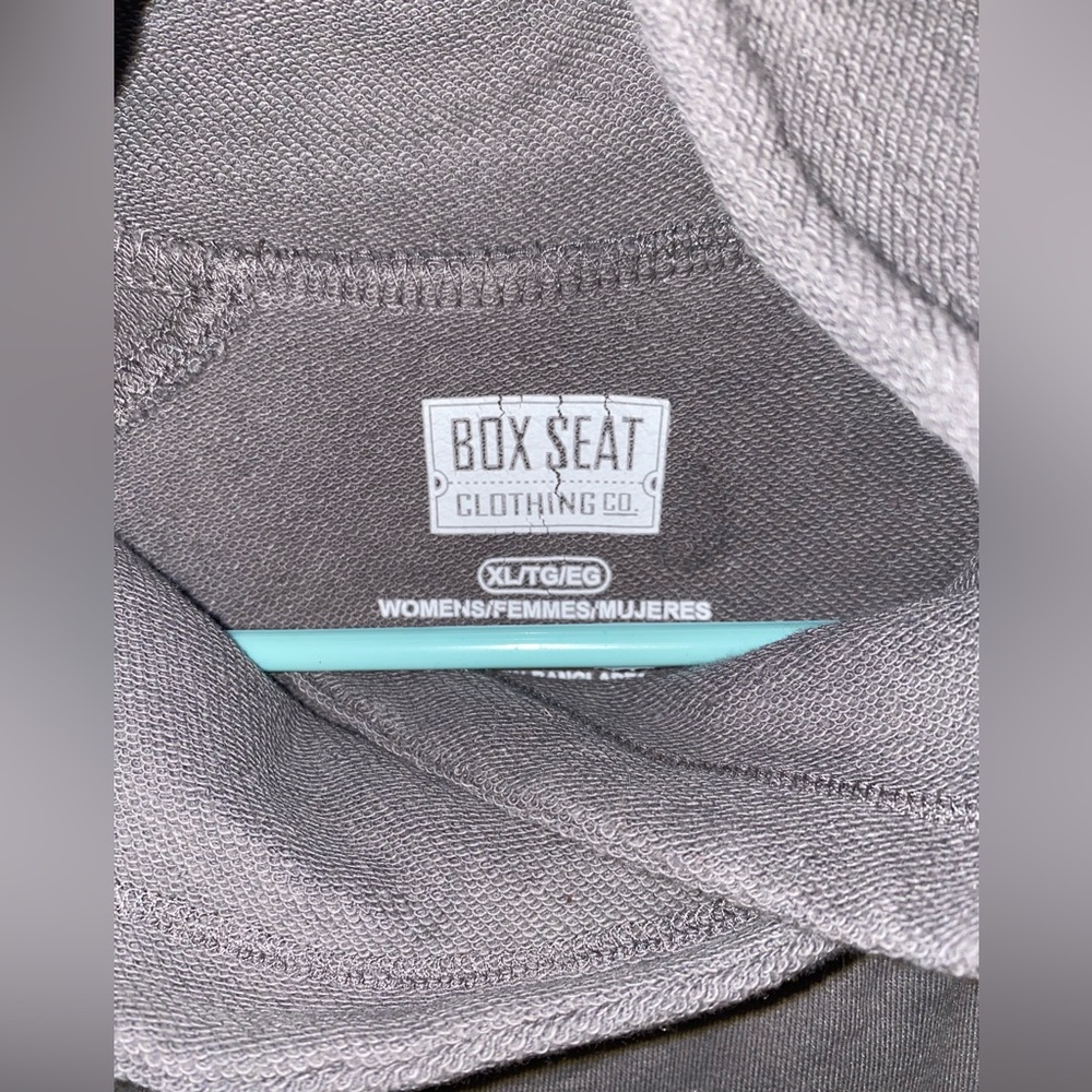 Gray pullover - Picture 2 of 3